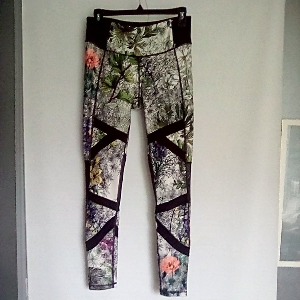 Calia by Carrie Underwood "Fleuria" leggings